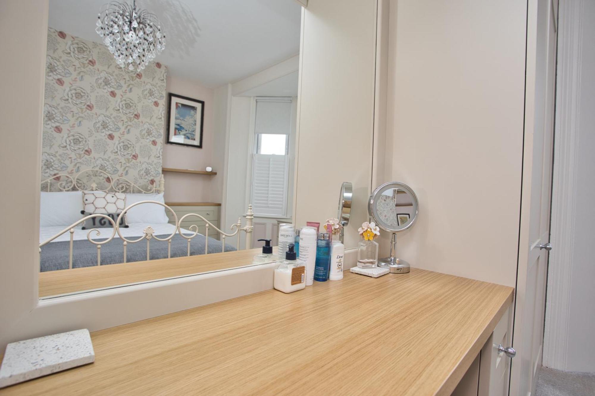 Spacious Seaside Escape In The Heart Of Deal, 4 Mins From The Beach Ngoại thất bức ảnh
