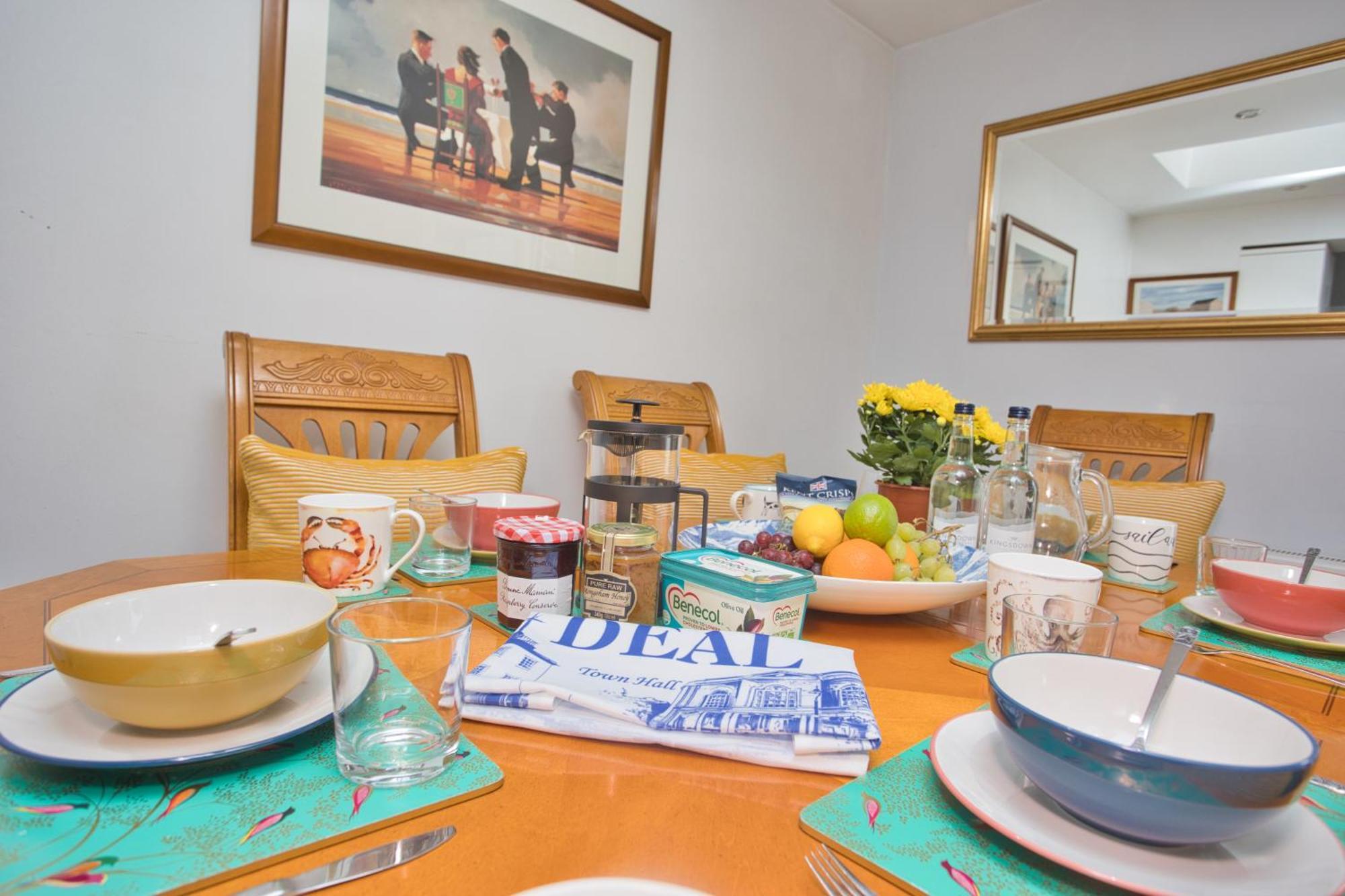 Spacious Seaside Escape In The Heart Of Deal, 4 Mins From The Beach Ngoại thất bức ảnh