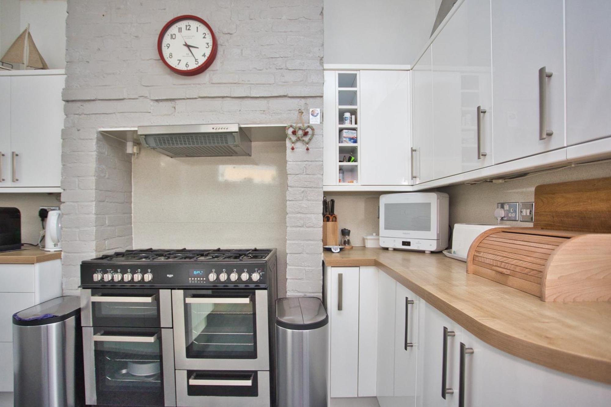 Spacious Seaside Escape In The Heart Of Deal, 4 Mins From The Beach Ngoại thất bức ảnh