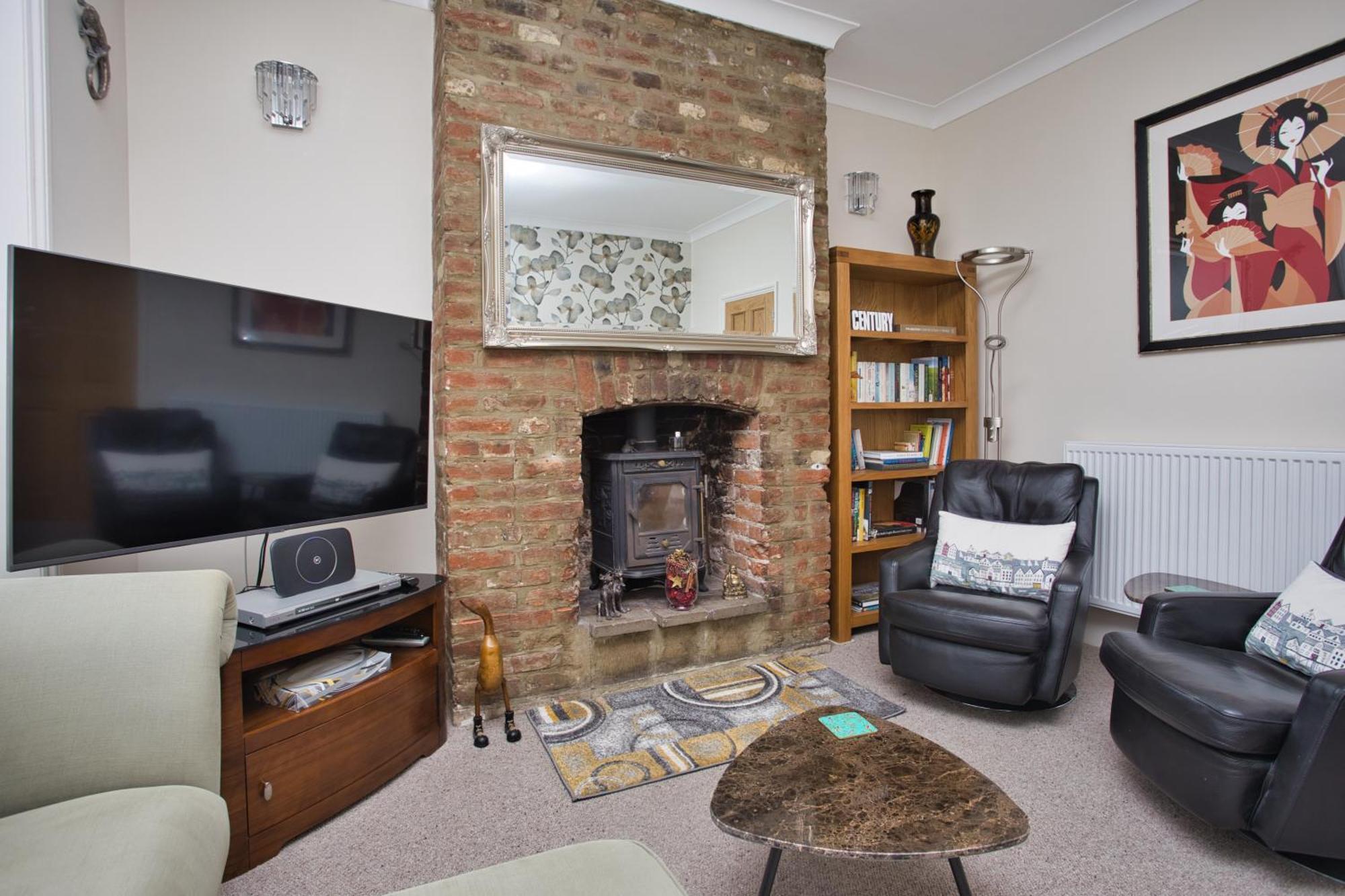 Spacious Seaside Escape In The Heart Of Deal, 4 Mins From The Beach Ngoại thất bức ảnh