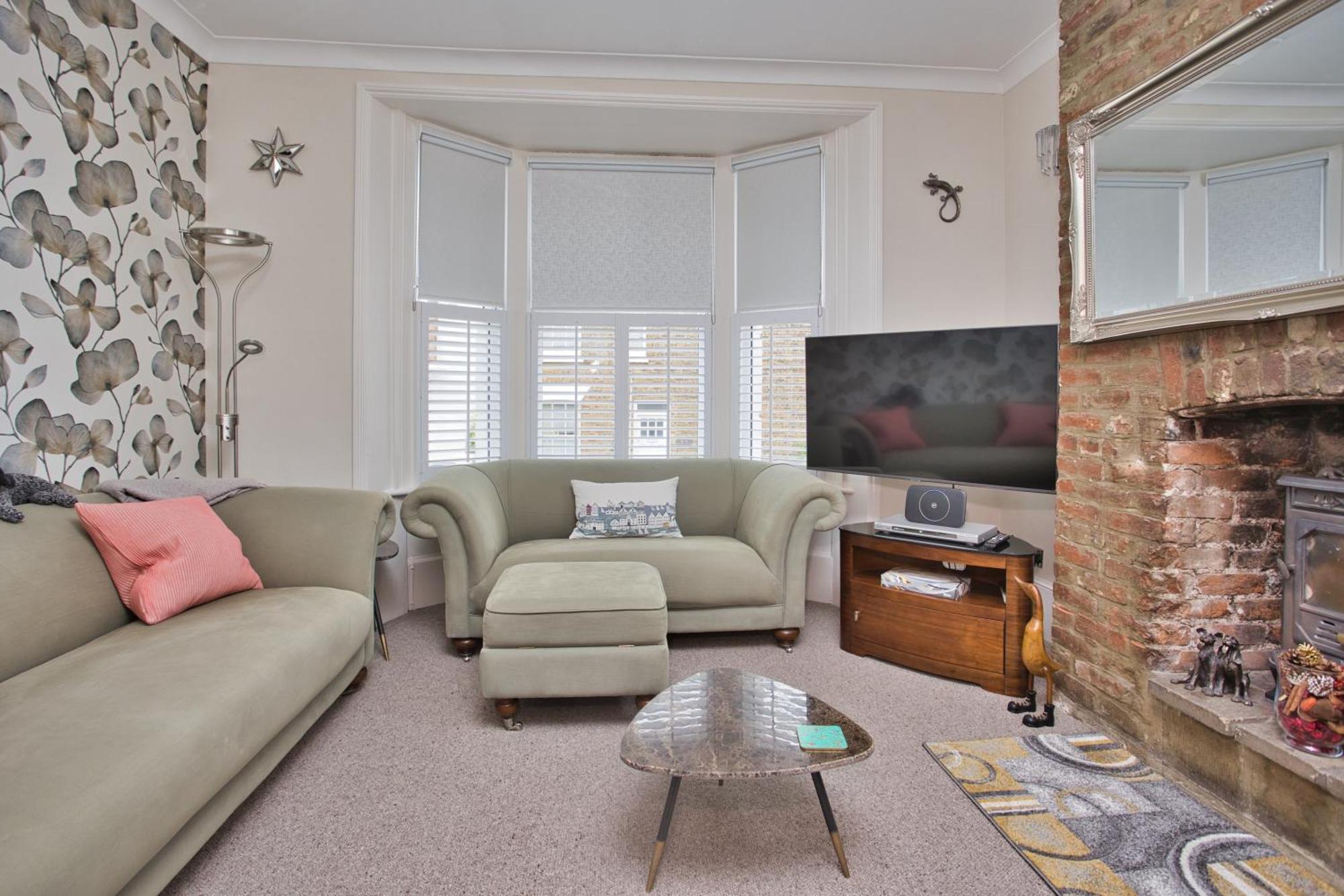 Spacious Seaside Escape In The Heart Of Deal, 4 Mins From The Beach Ngoại thất bức ảnh